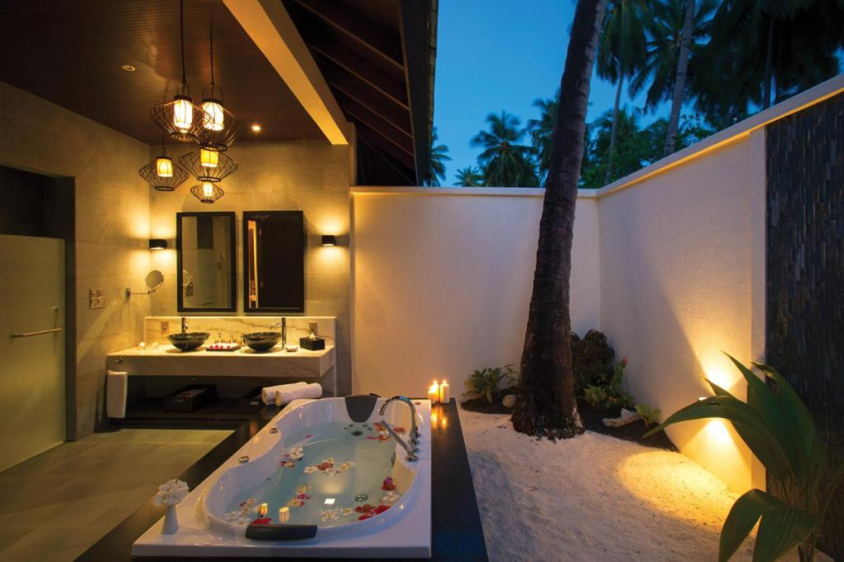 Hotel Atmosphere Kanifushi Maldives