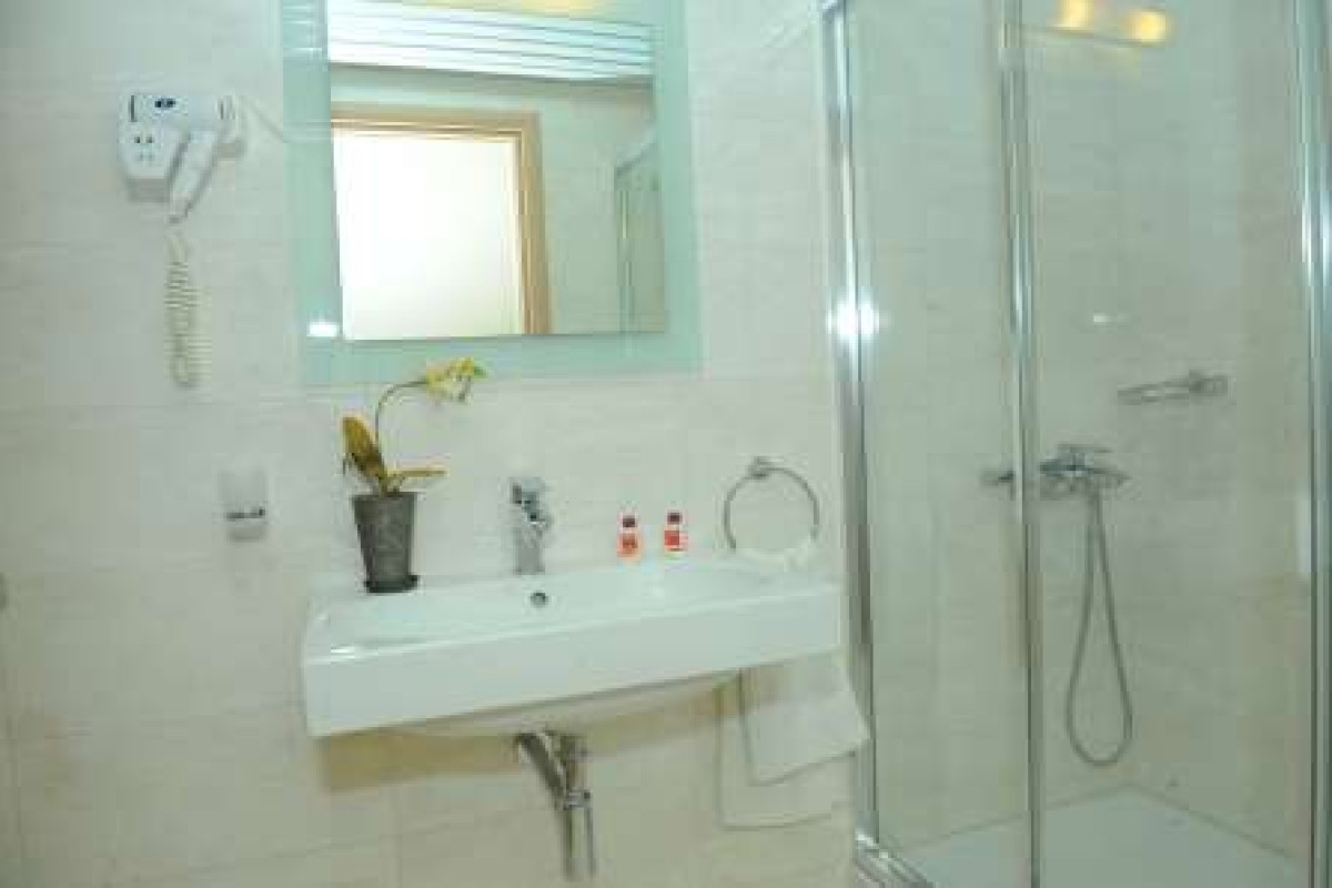 Hotel Avra
