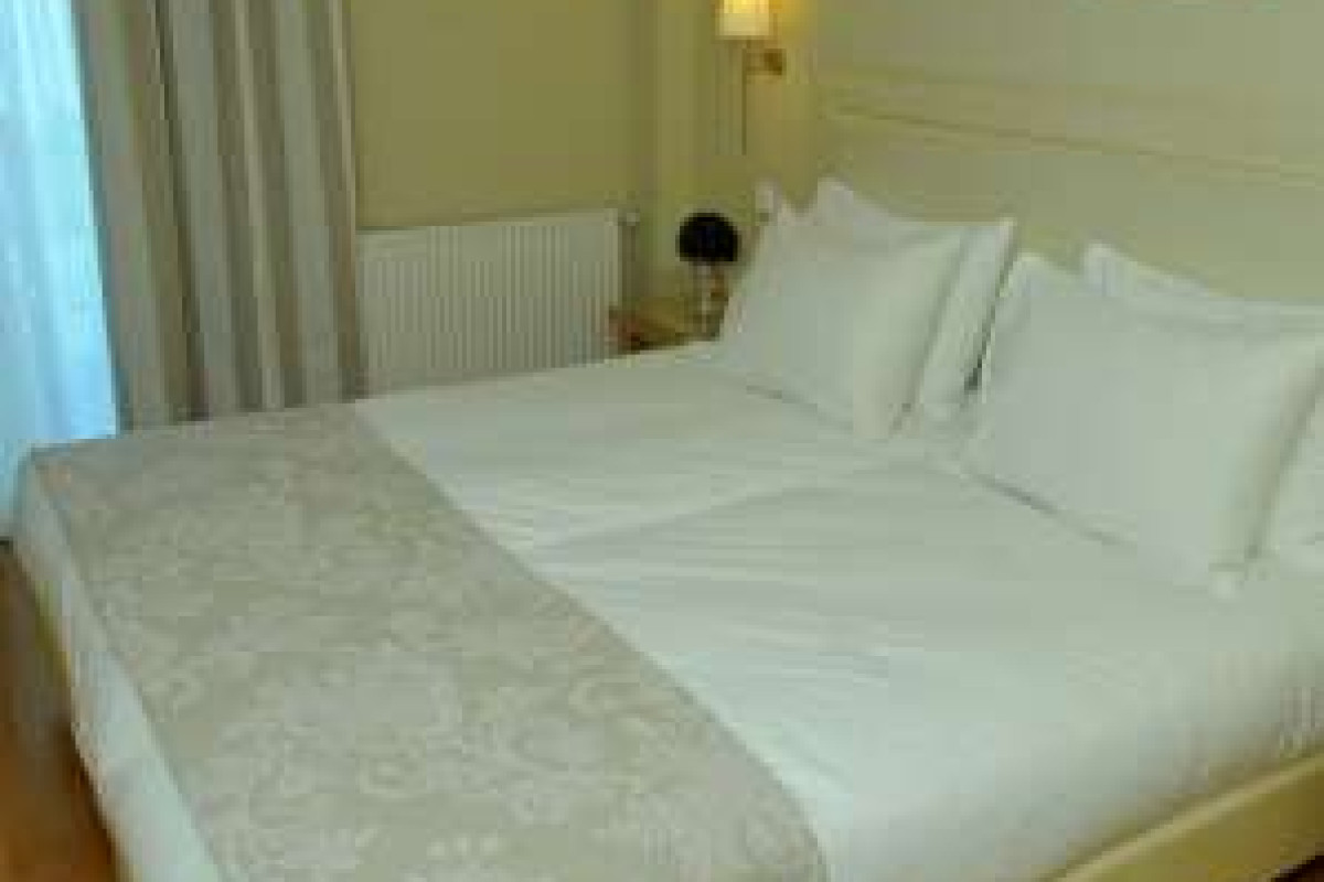 Hotel Avra