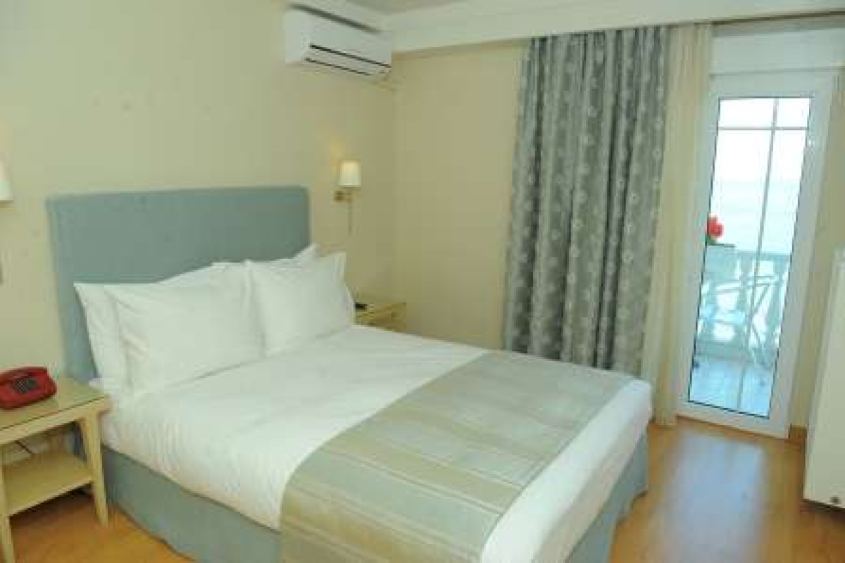 Hotel Avra