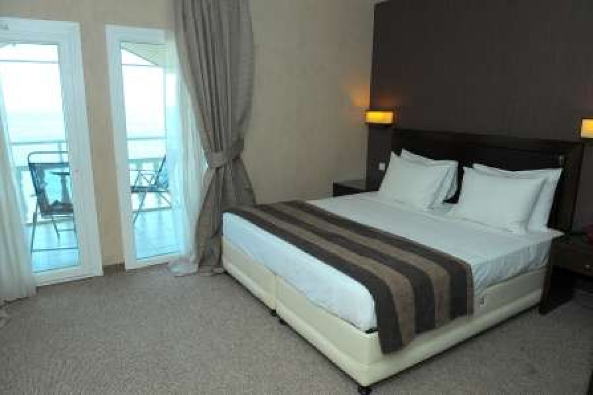 Hotel Avra