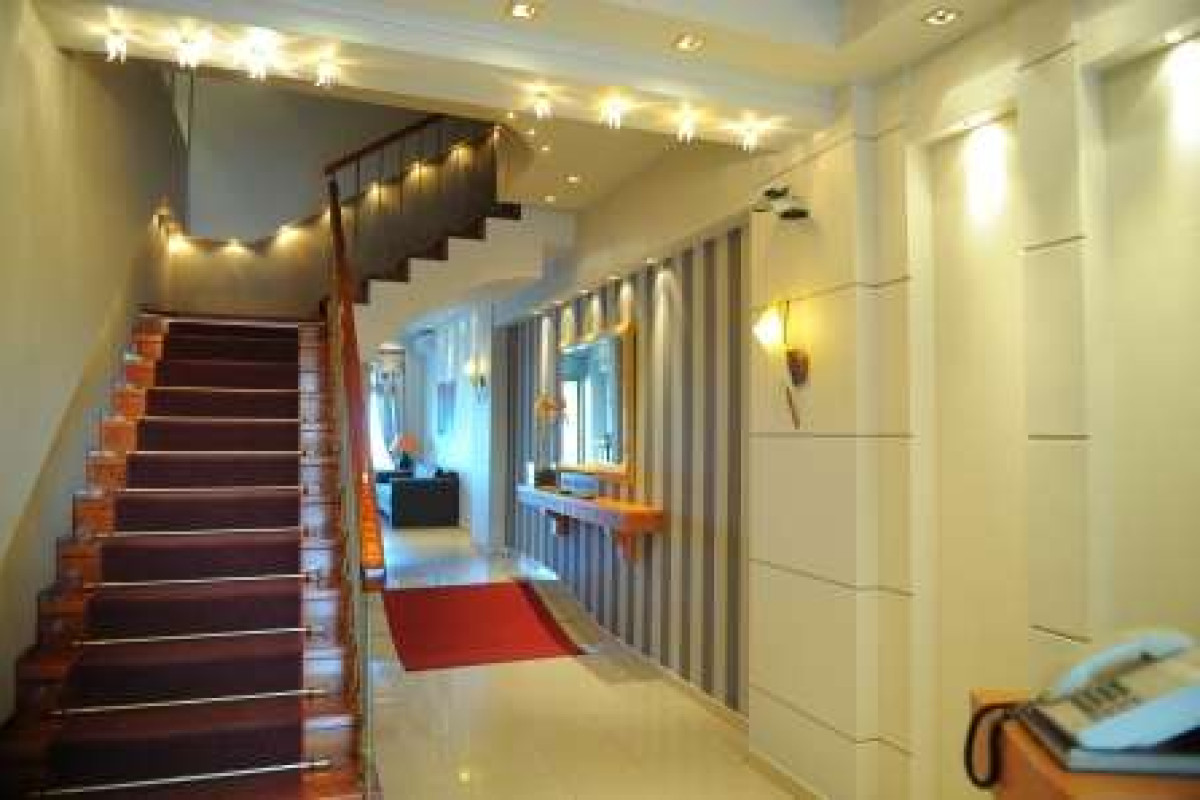 Hotel Avra