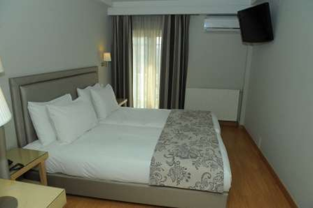 Hotel Avra