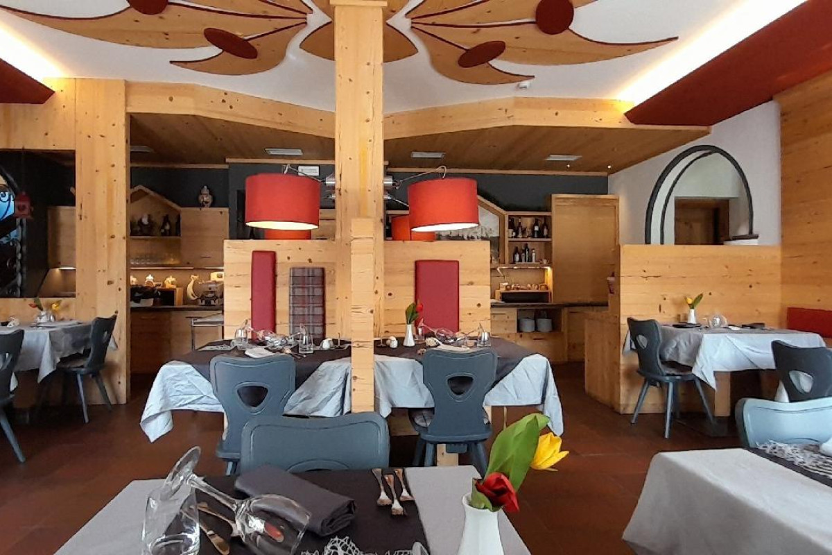 Hotel Azola