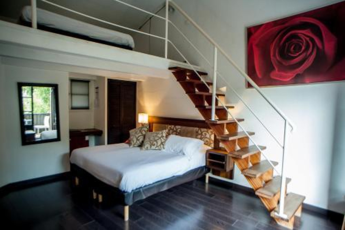 Hotel B Lodge