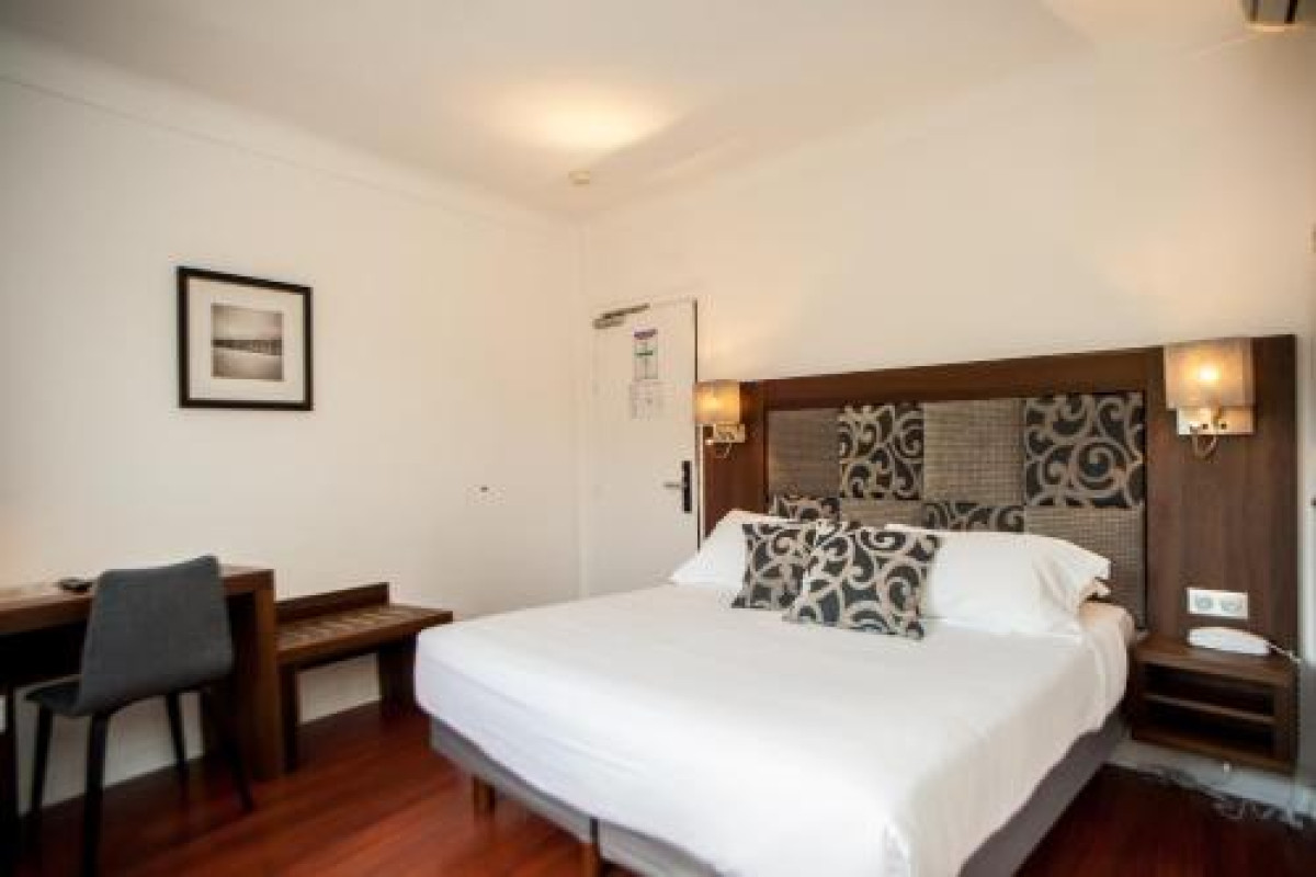 Hotel B Lodge