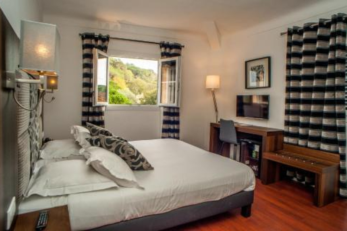 Hotel B Lodge