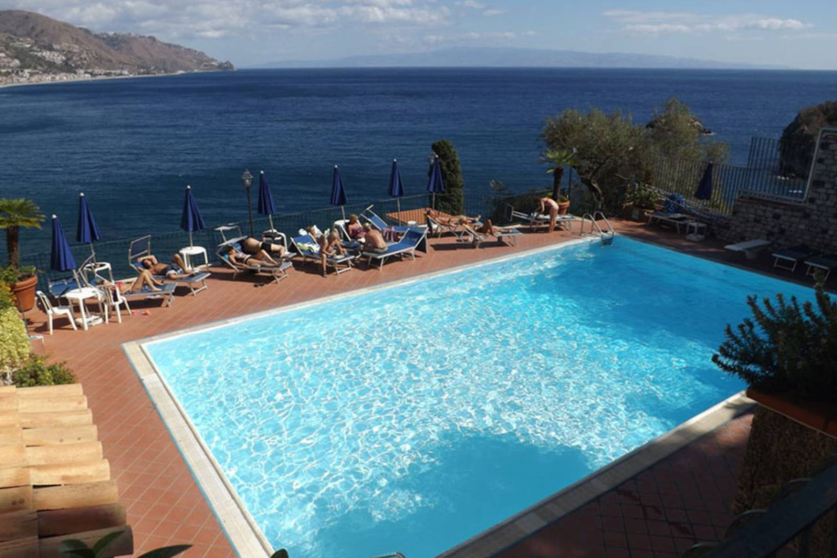 HOTEL BAY PALACE