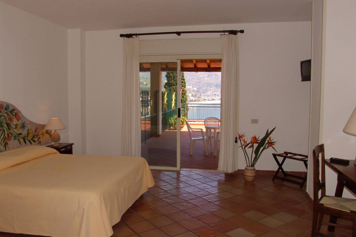 HOTEL BAY PALACE