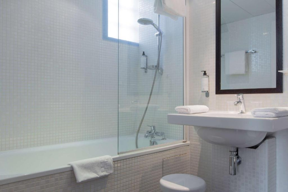 BEST WESTERN RIVES DE PARIS LA DEFENSE