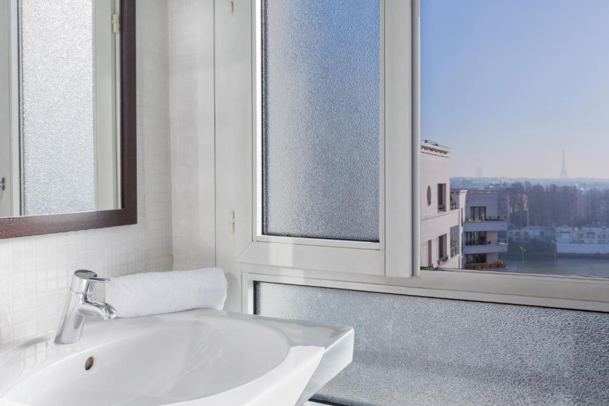 BEST WESTERN RIVES DE PARIS LA DEFENSE