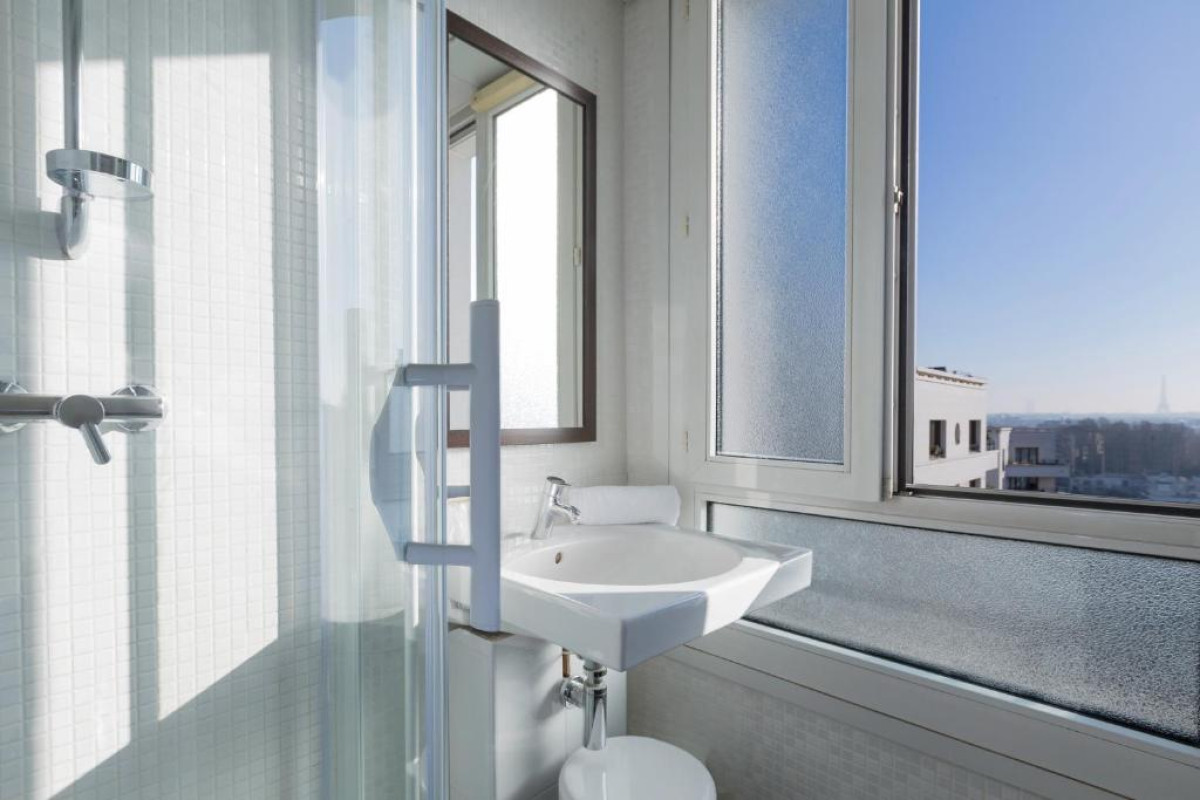 BEST WESTERN RIVES DE PARIS LA DEFENSE