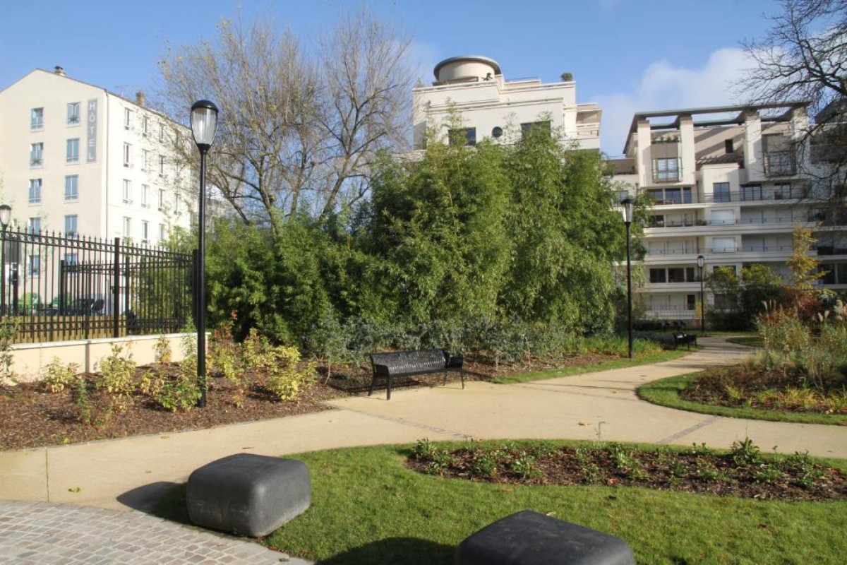 BEST WESTERN RIVES DE PARIS LA DEFENSE