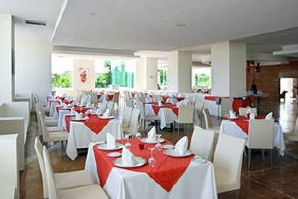 BLUEBAY GRAND ESMERALDA