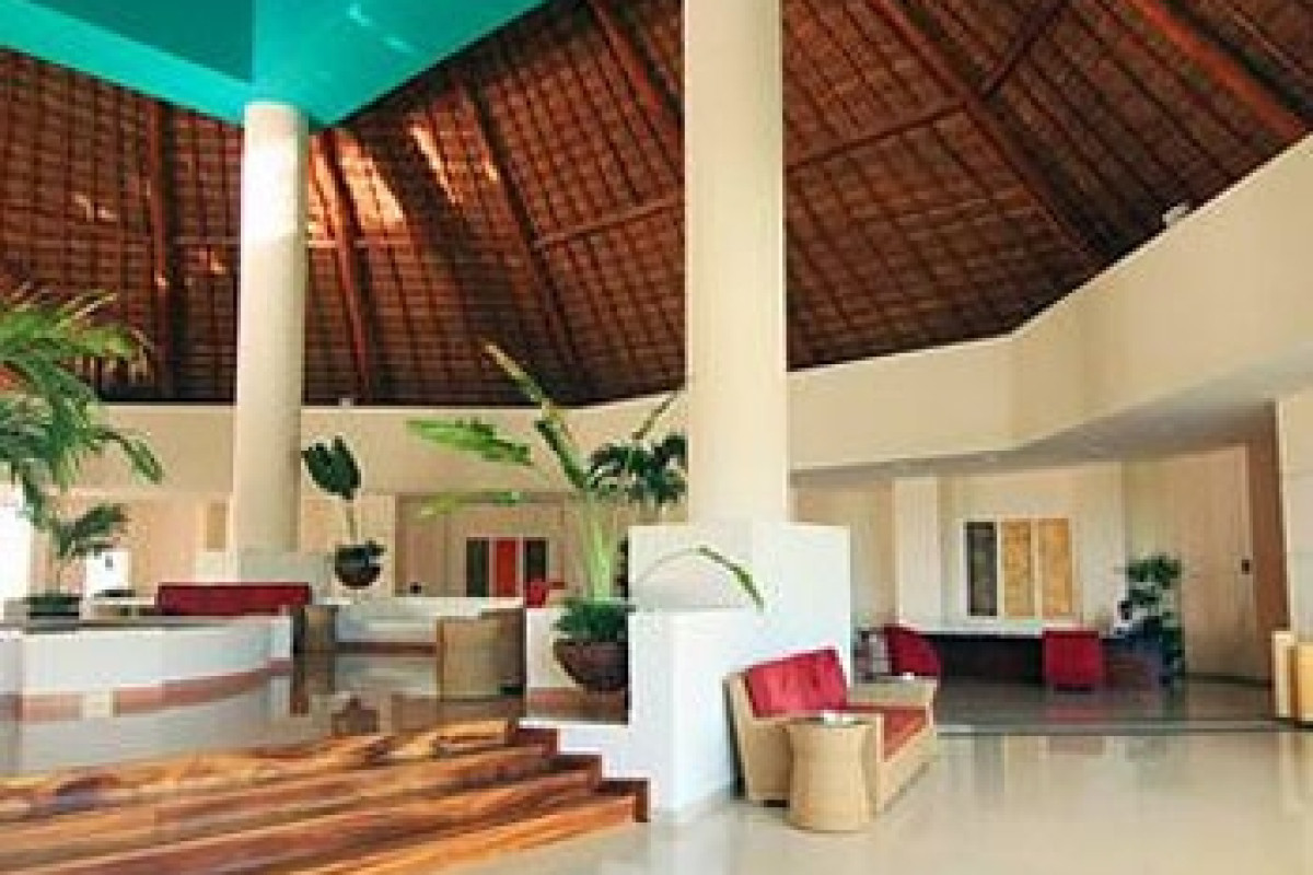BLUEBAY GRAND ESMERALDA