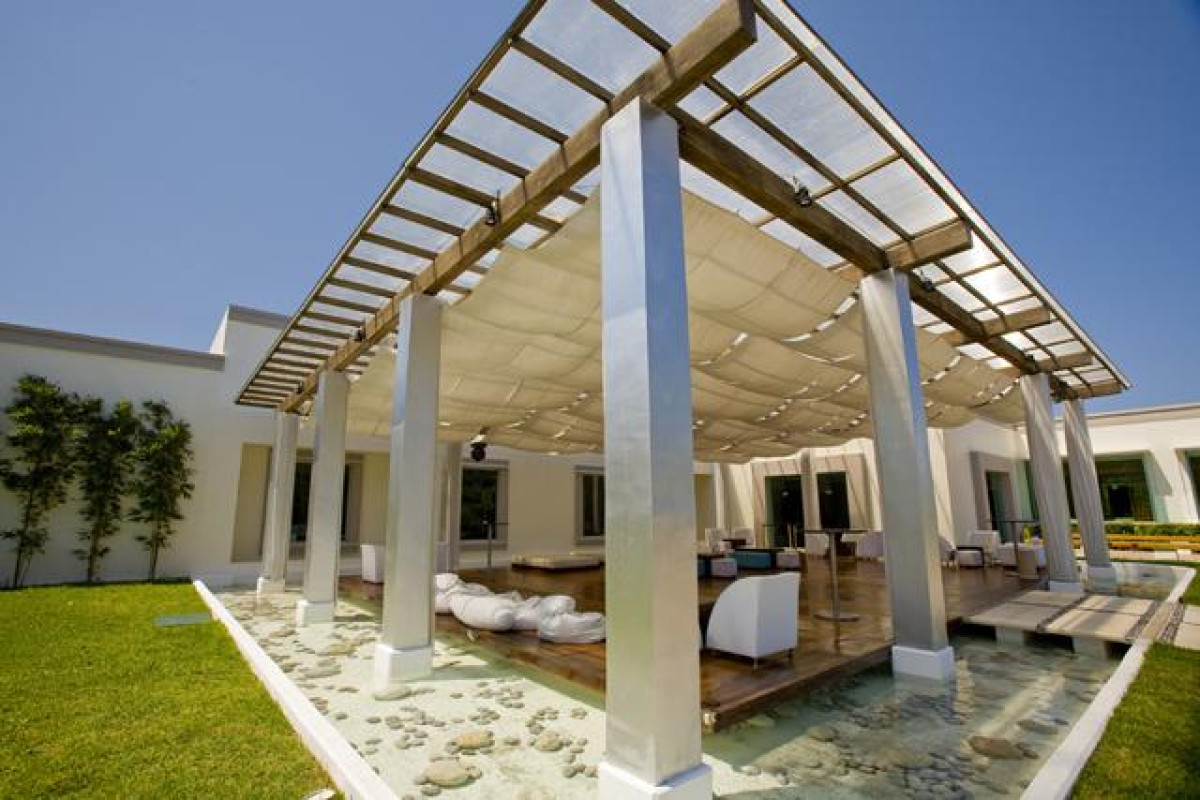 BLUEBAY GRAND ESMERALDA