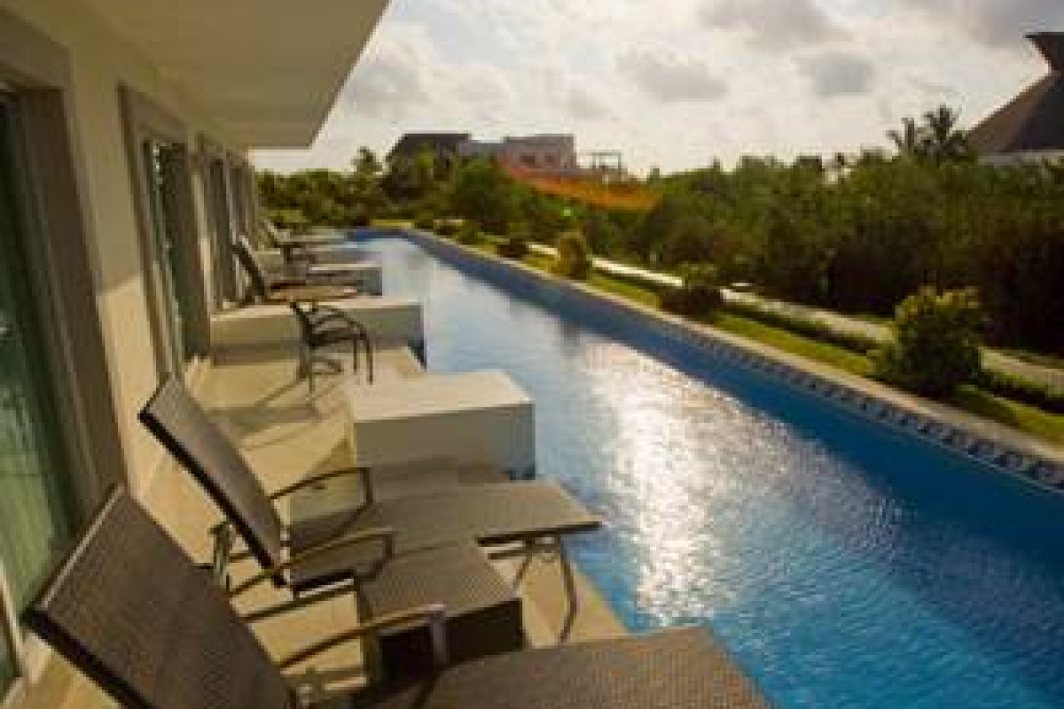 BLUEBAY GRAND ESMERALDA