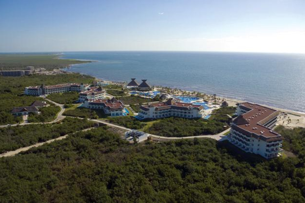 BLUEBAY GRAND ESMERALDA