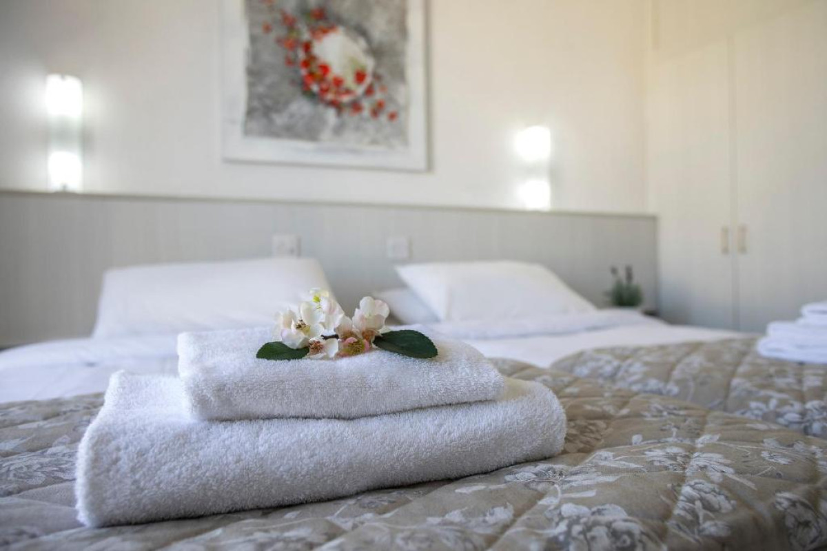 CACTUS HOTEL
