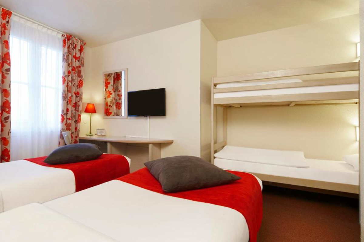 Hotel Campanile Val de France