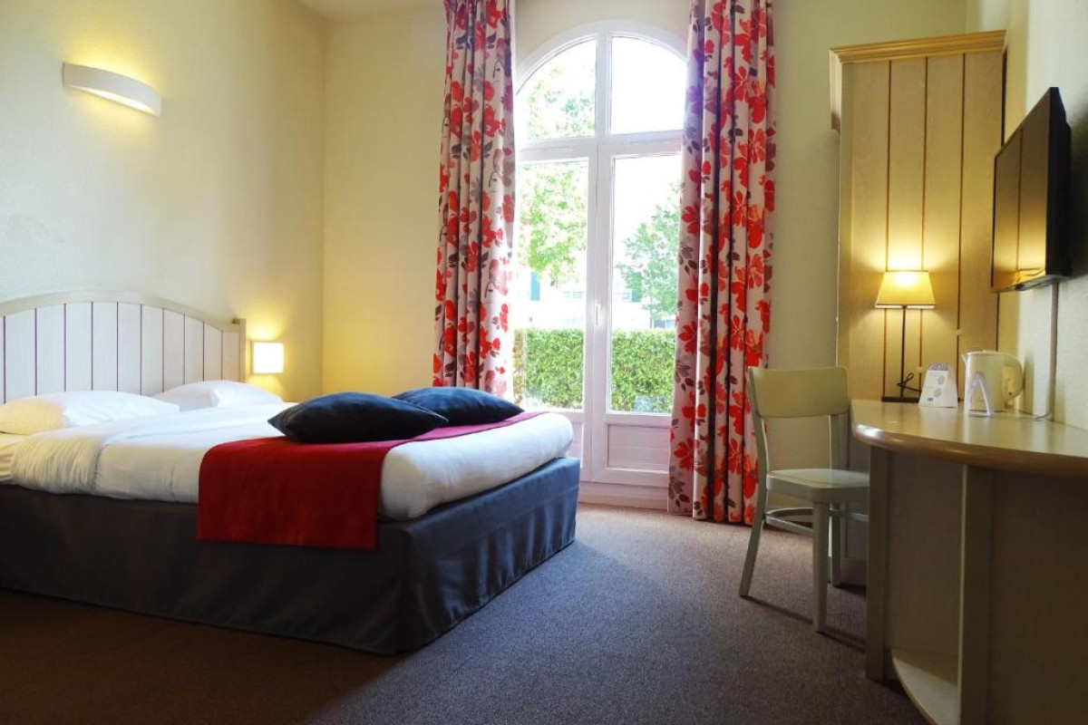 Hotel Campanile Val de France