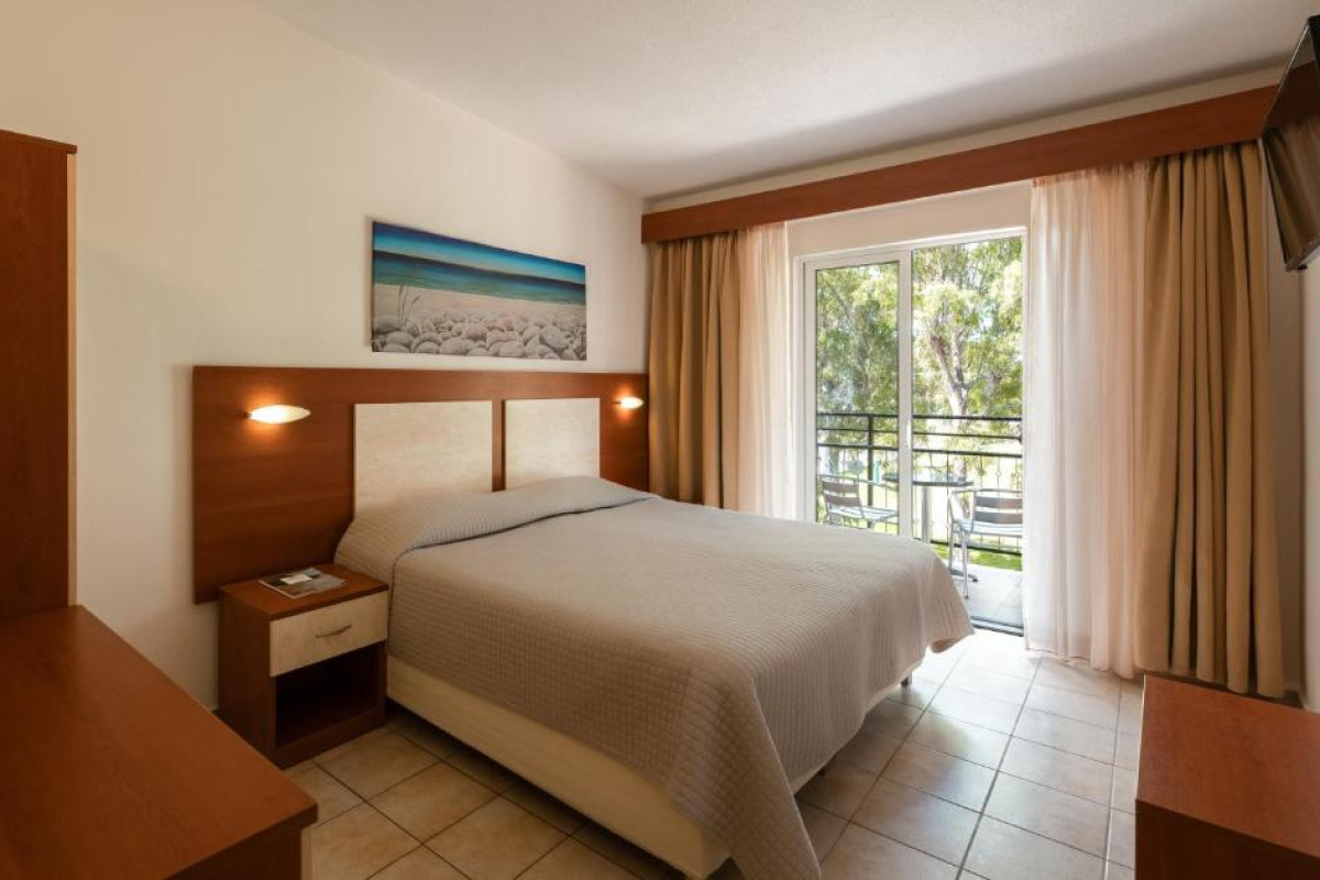 Hotel Canvas by Mitsis Messonghi