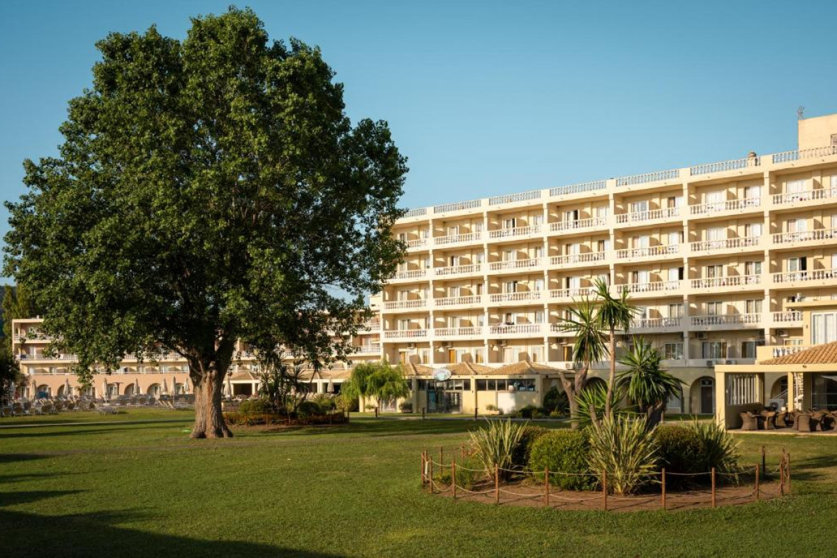 Hotel Canvas by Mitsis Messonghi
