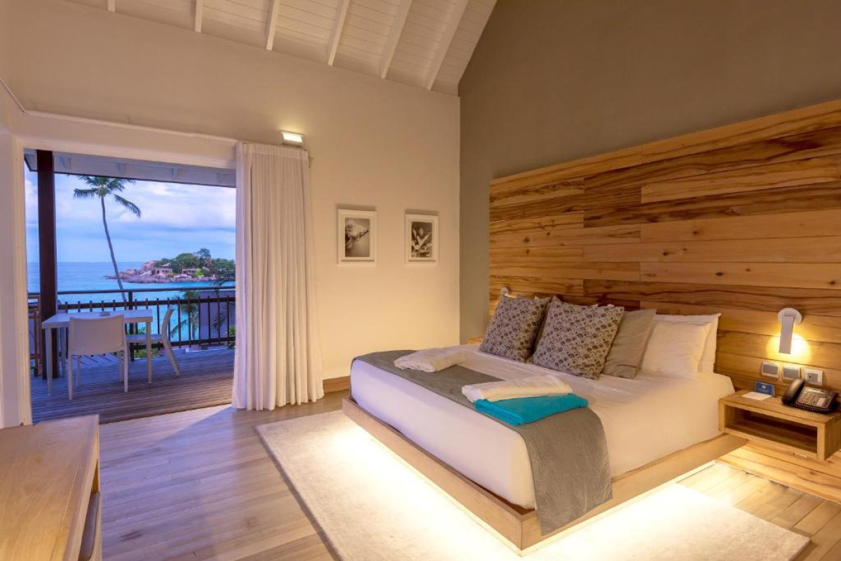 Hotel Carana Beach