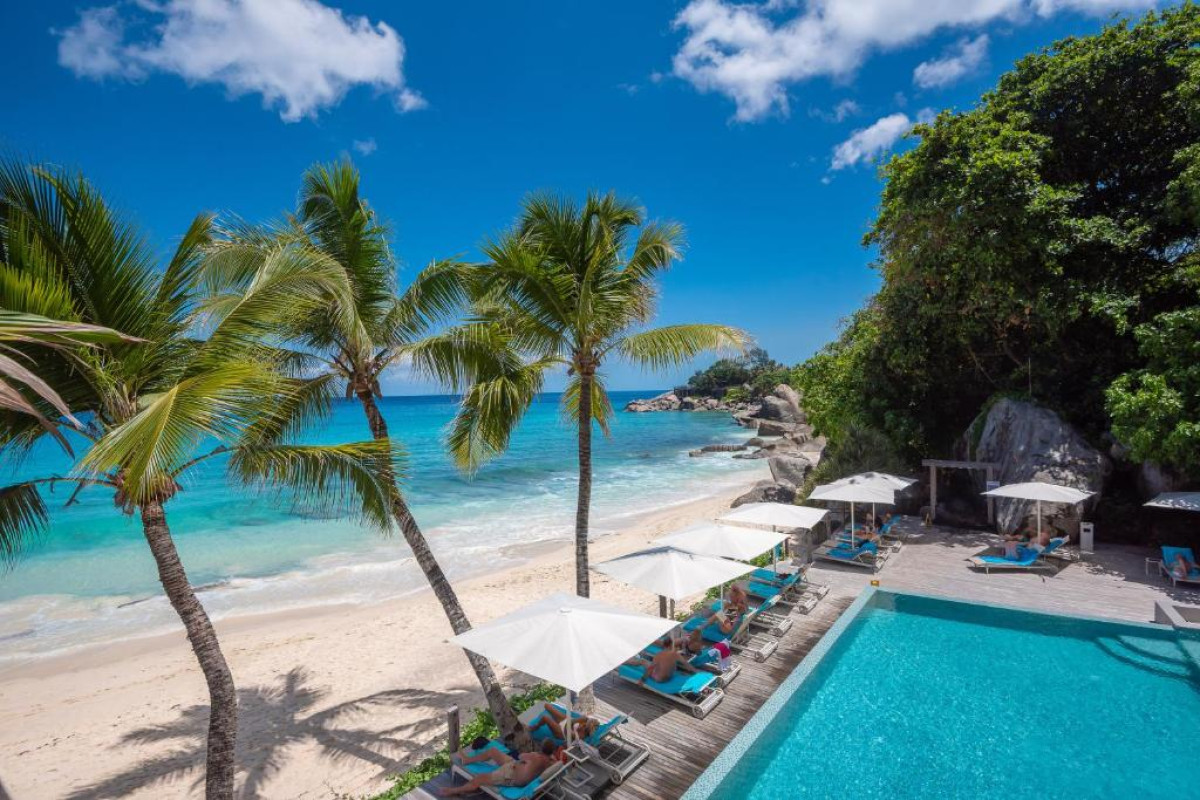 Hotel Carana Beach
