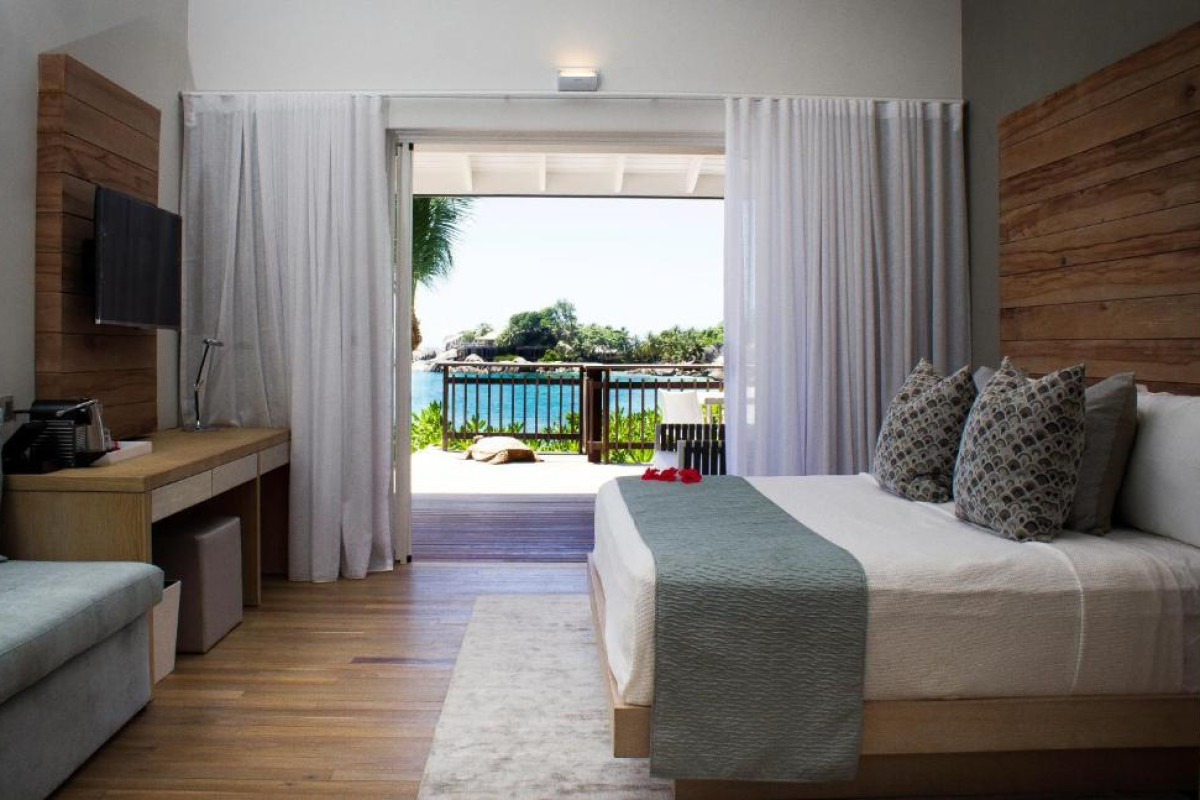 Hotel Carana Beach