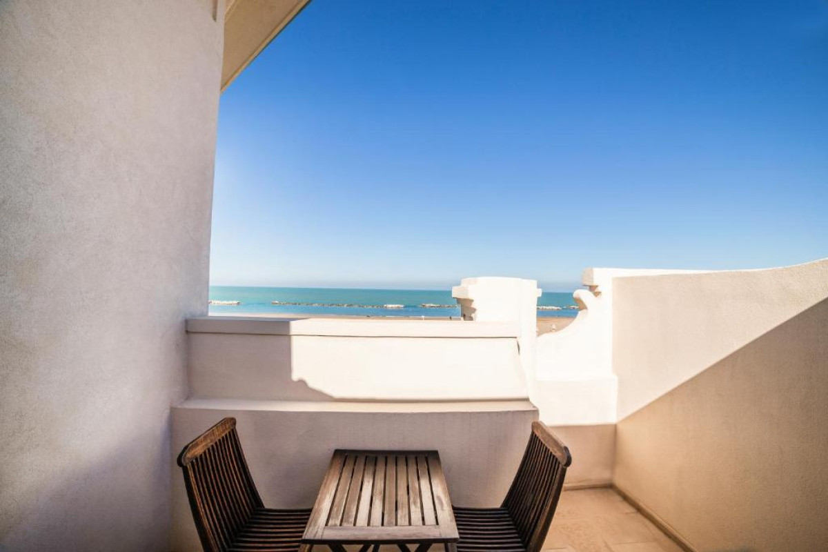 Hotel Carducci 76