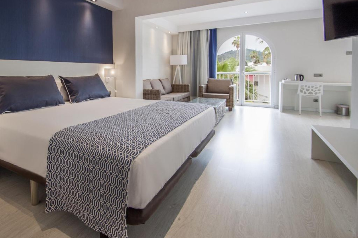 Hotel Catalonia del Mar - Adults Only