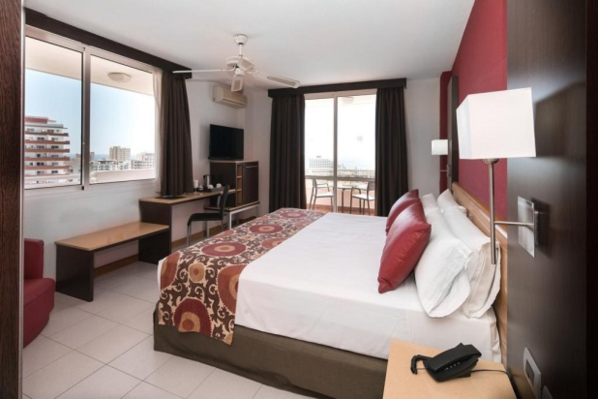 Hotel Catalonia Oro Negro