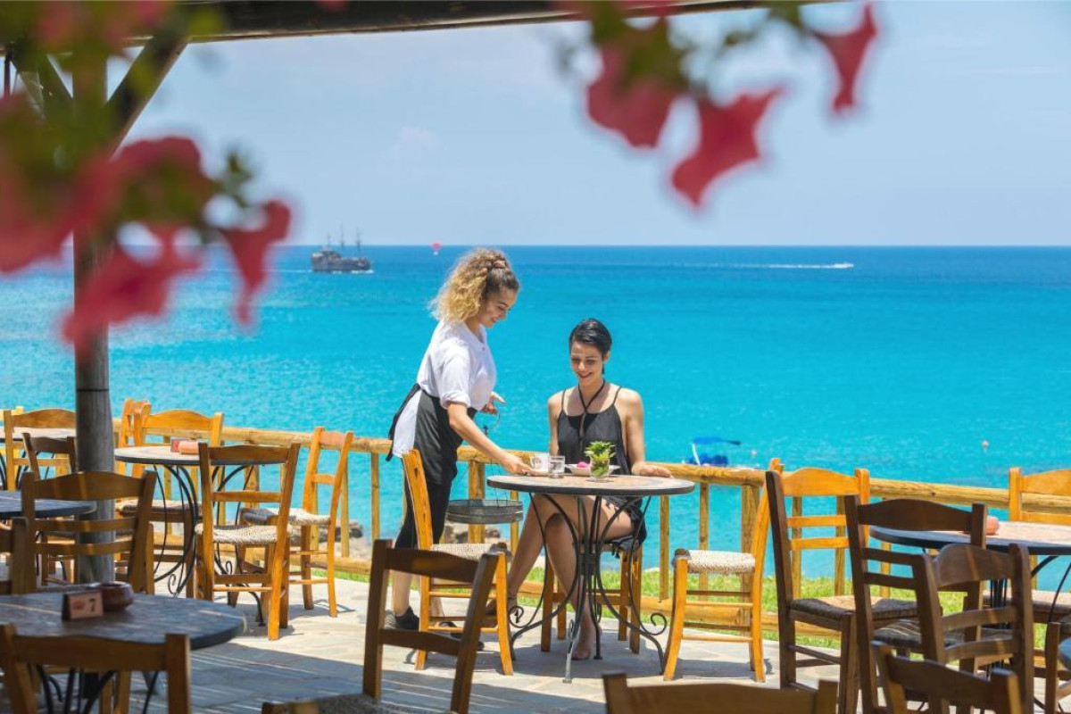 Hotel Cavo Maris Beach