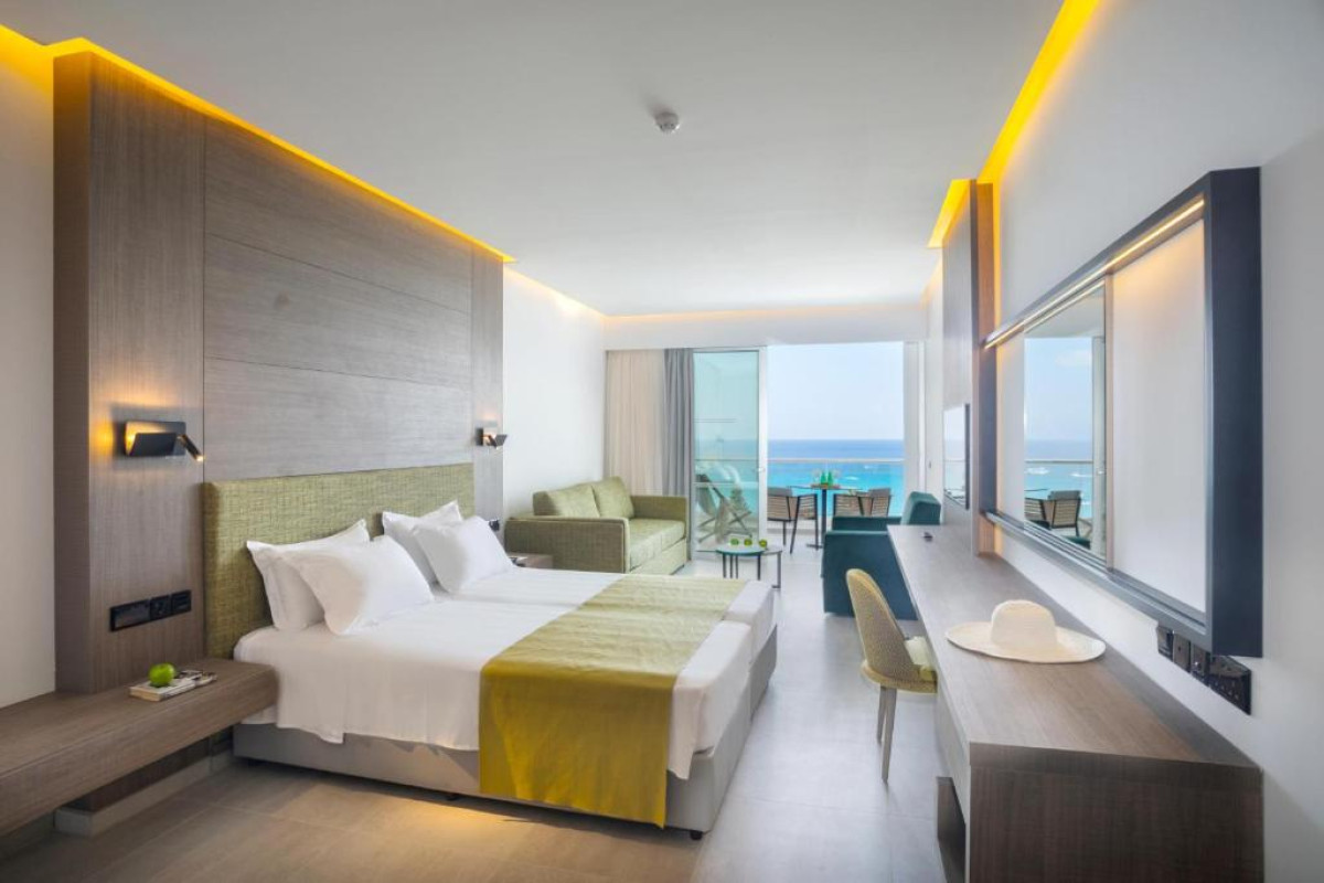 Hotel Cavo Maris Beach