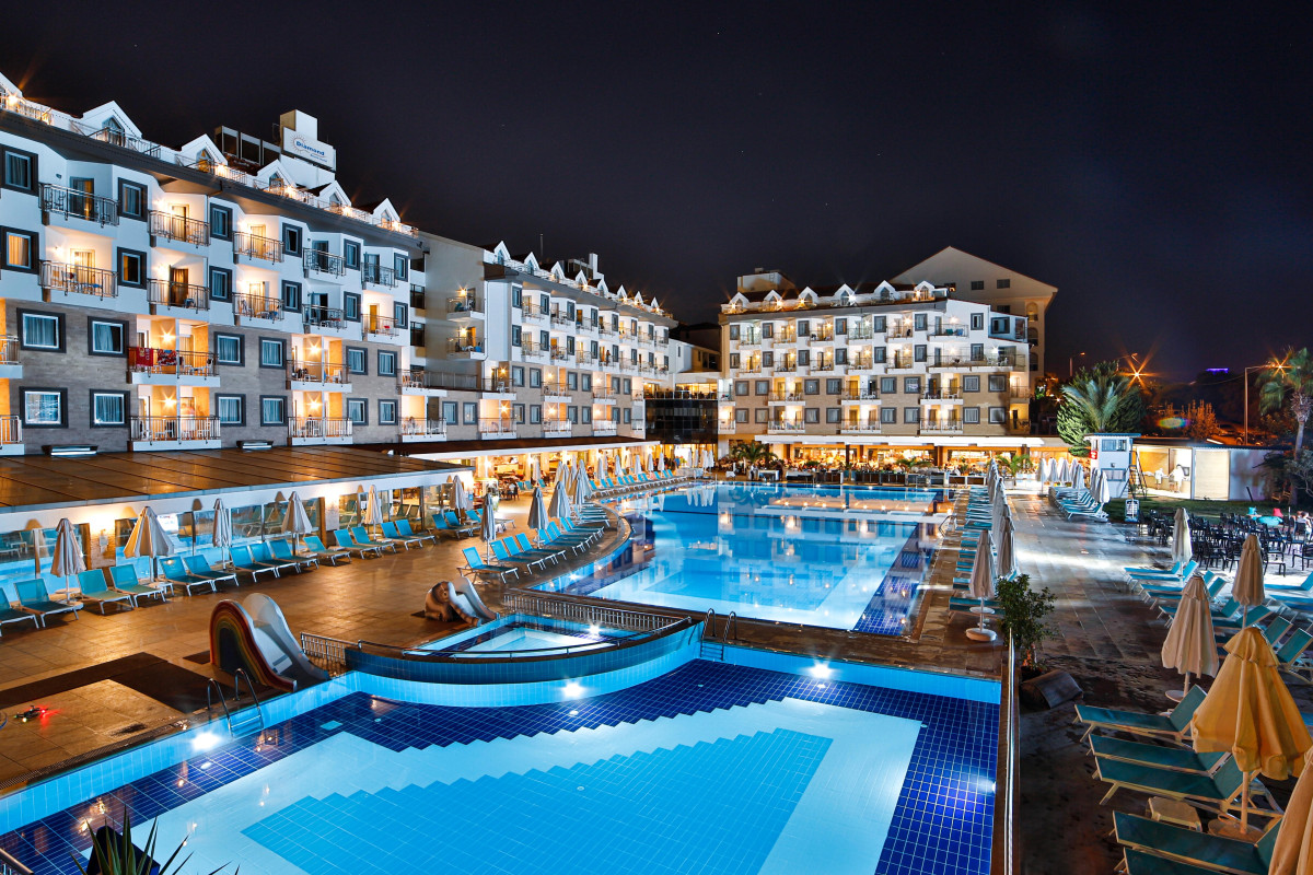 Side Aluna Hotel