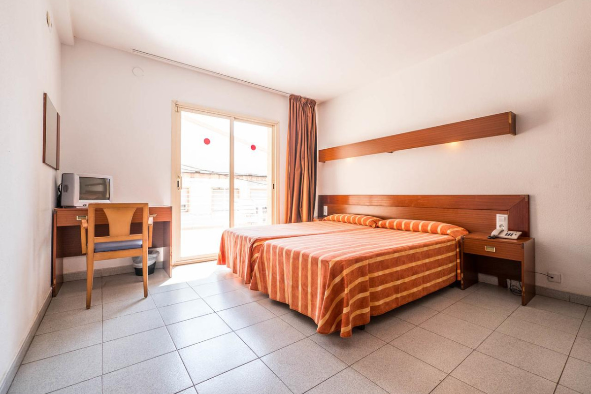 Hotel Checkin Montpalau