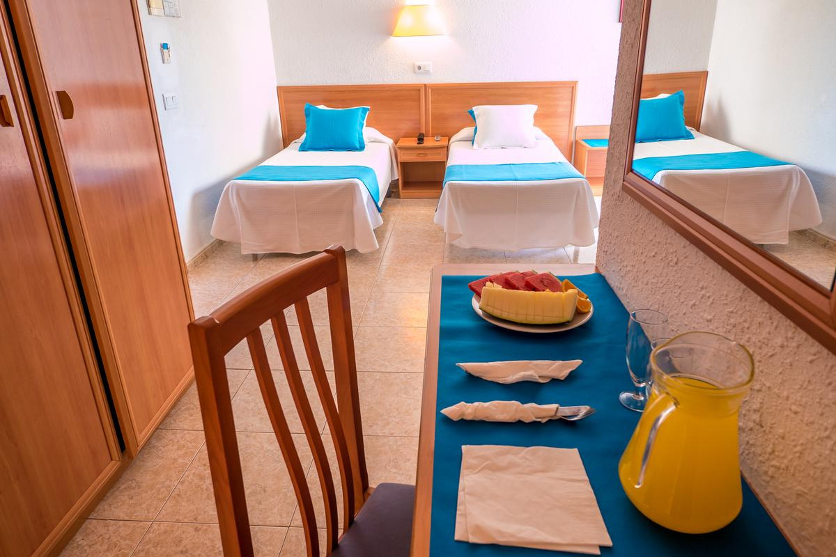 Hotel Checkin Pineda