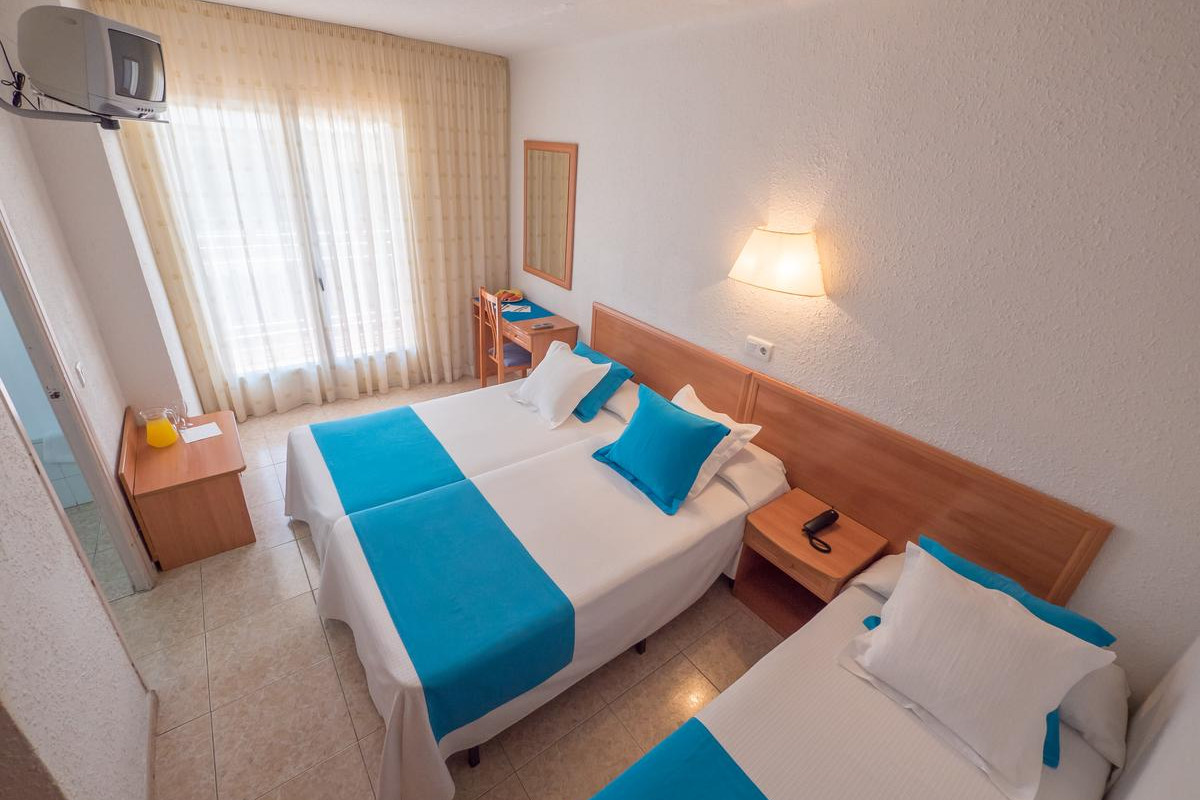 Hotel Checkin Pineda