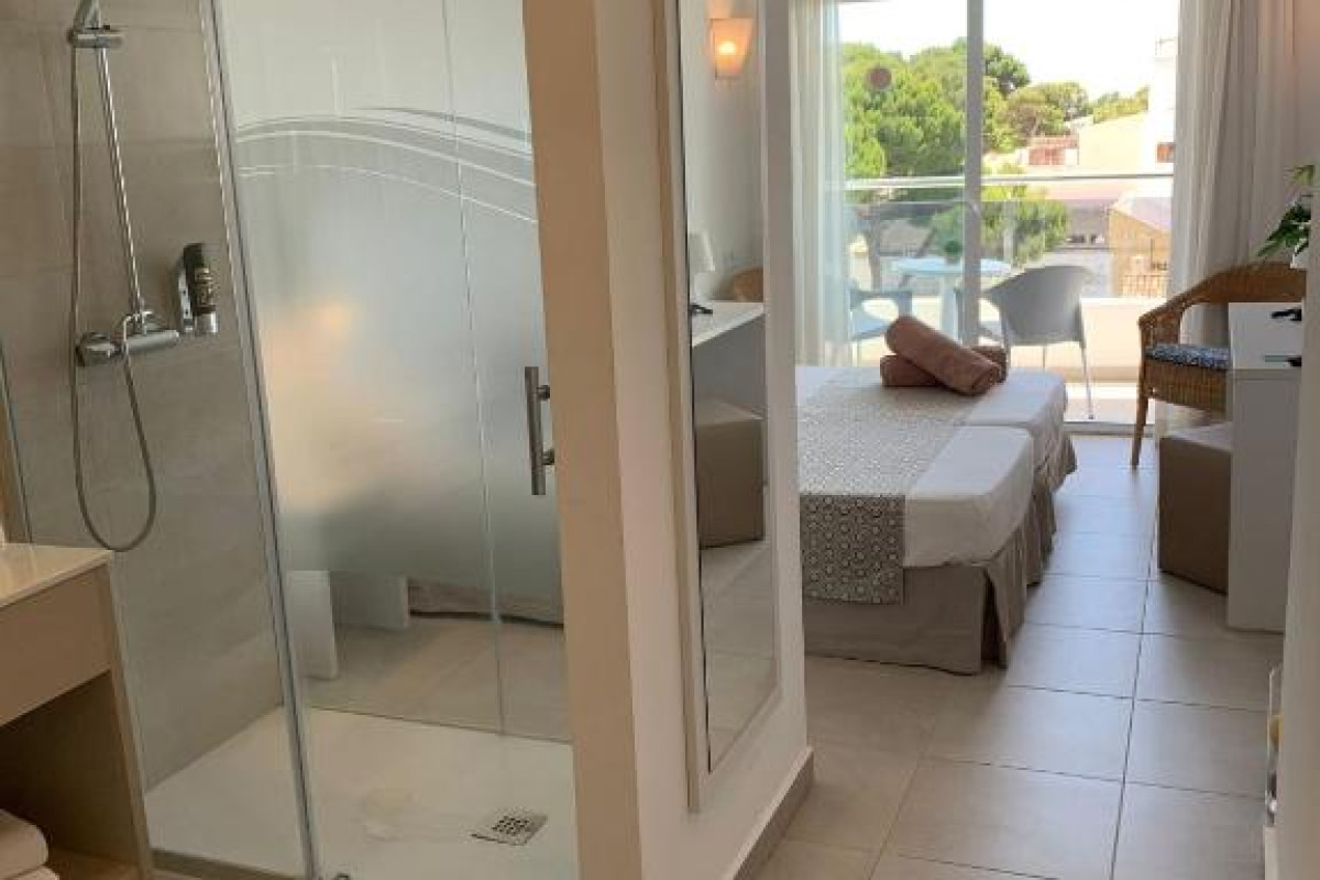 Chevy Hotel  Suites