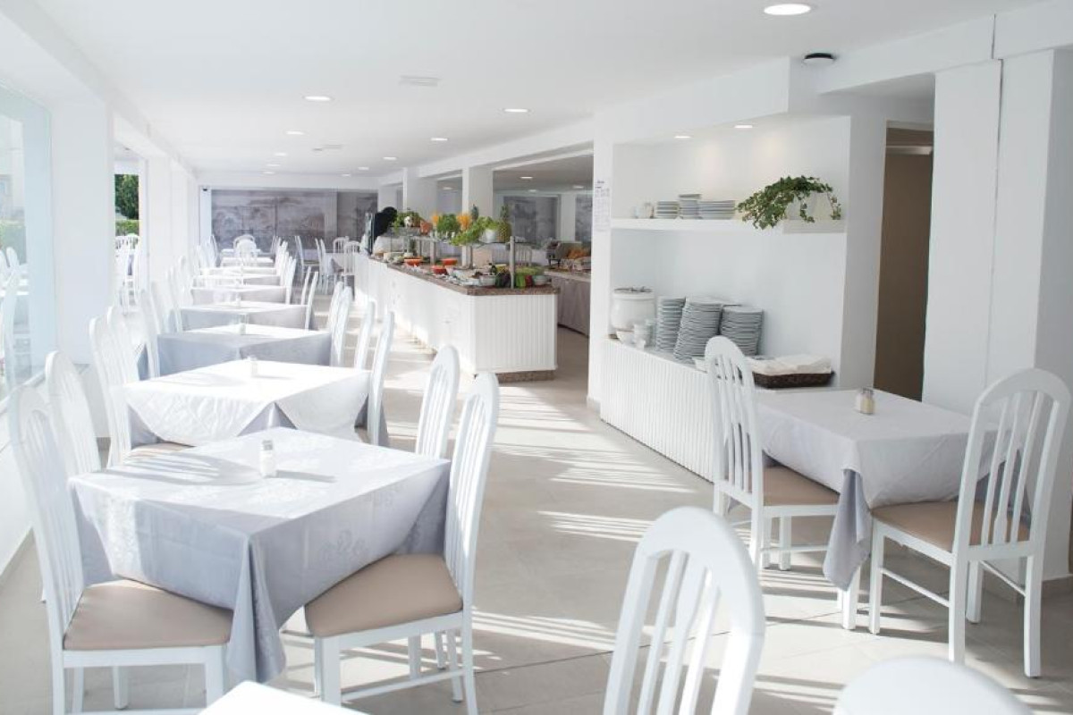 Chevy Hotel  Suites