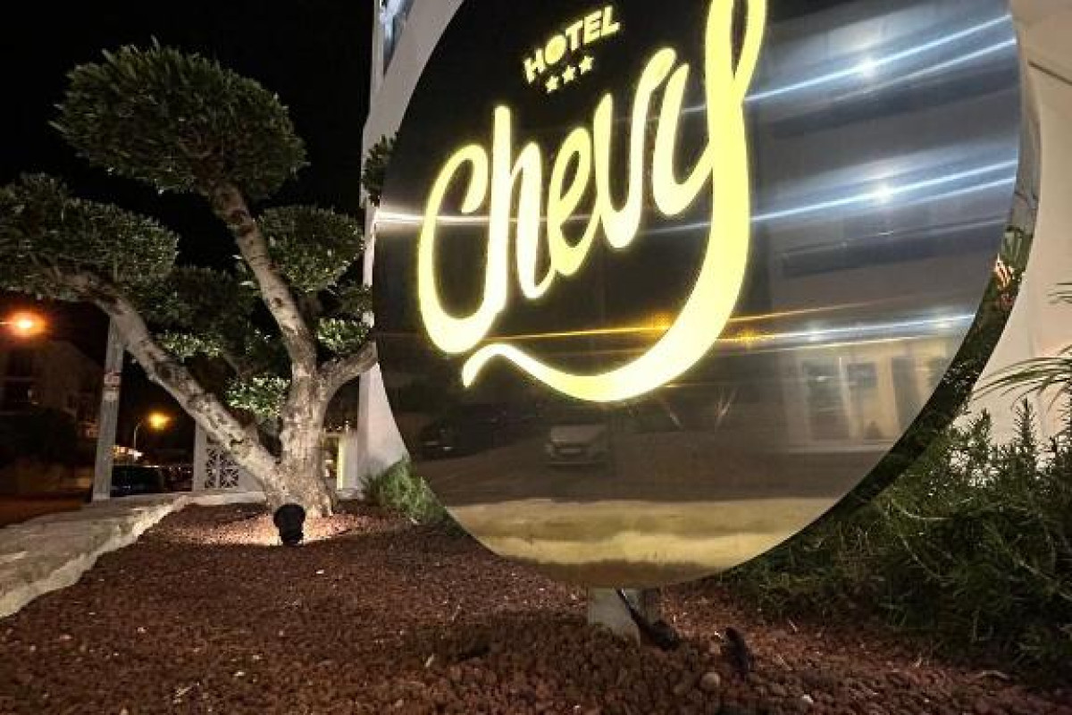 Chevy Hotel  Suites