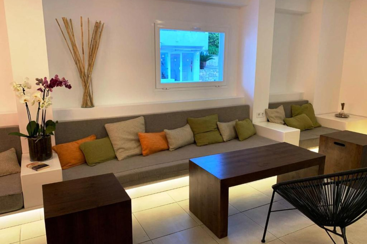 Chevy Hotel  Suites