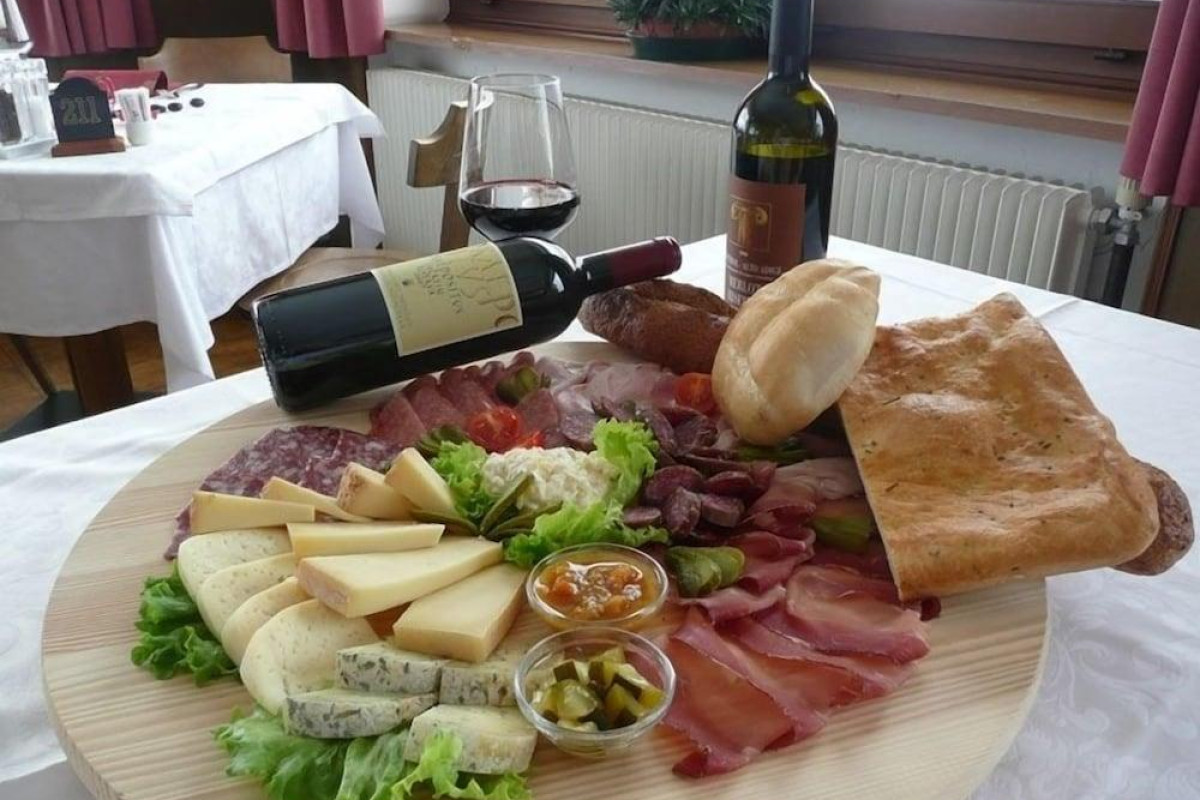 Hotel Col Di Lana