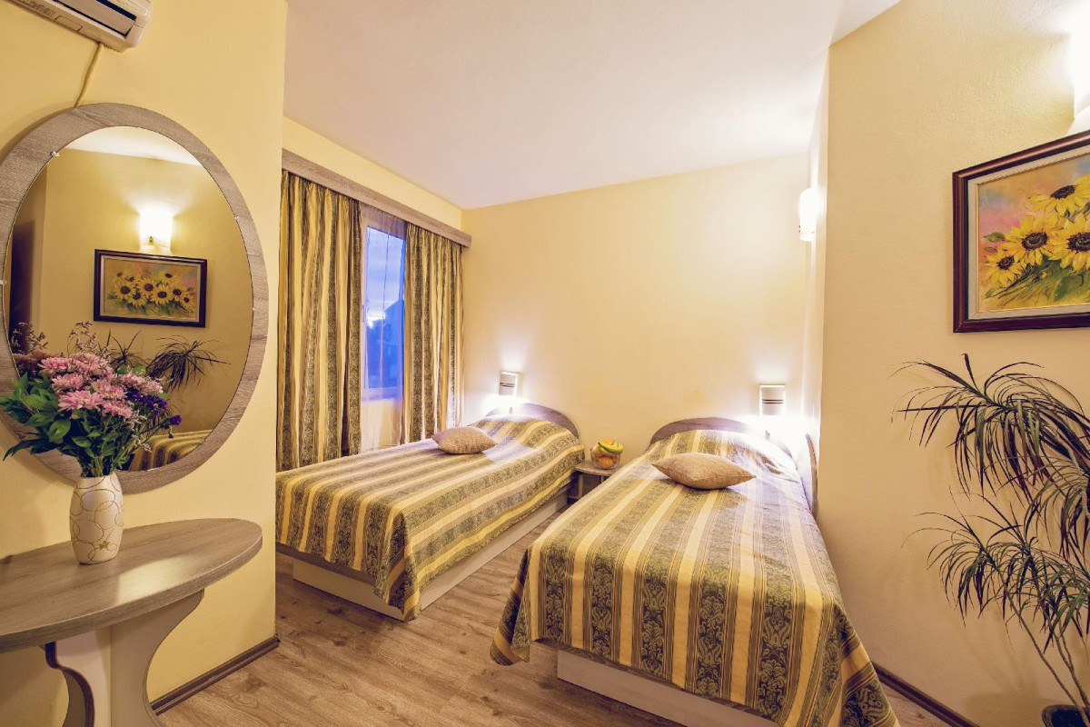 HOTEL COLOR