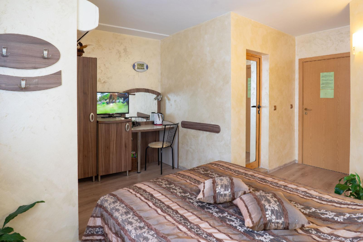 HOTEL COLOR