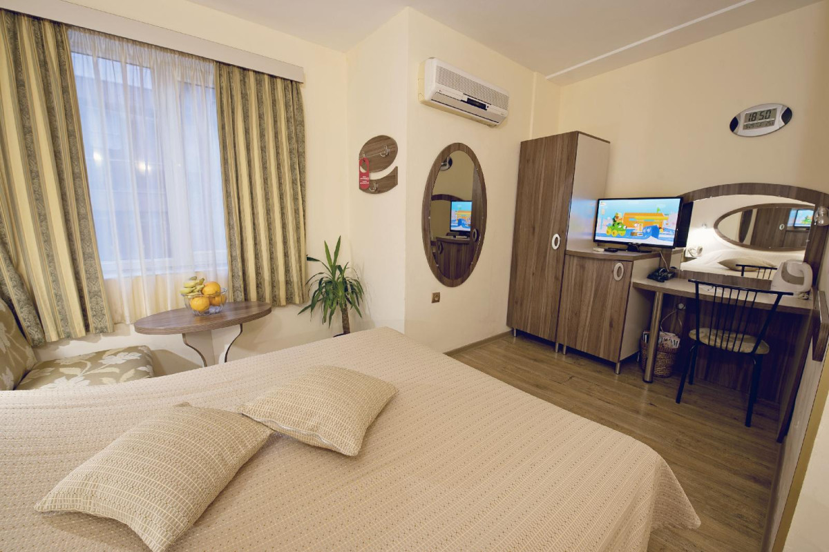HOTEL COLOR