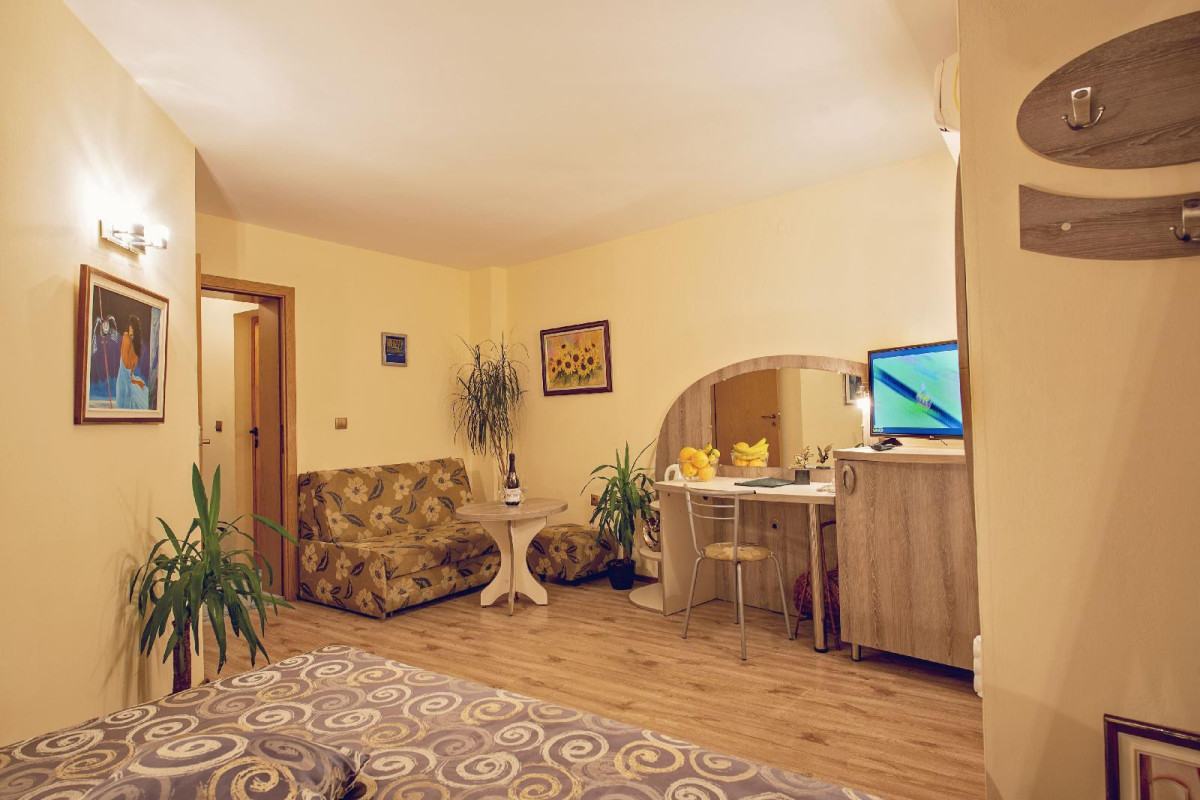HOTEL COLOR