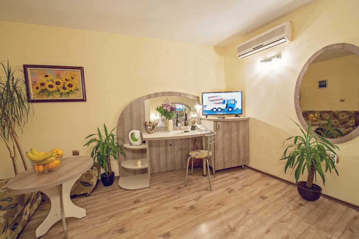 HOTEL COLOR