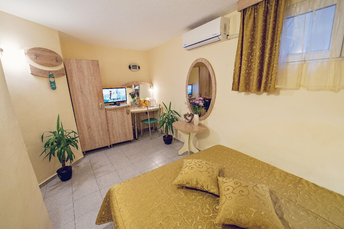 HOTEL COLOR